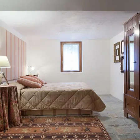 Colvago La Corte Spectacular Ancient Apartment